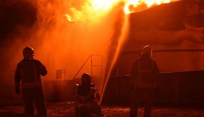 Дроны атаковали очередной НПЗ в России, загорелась одна из установок