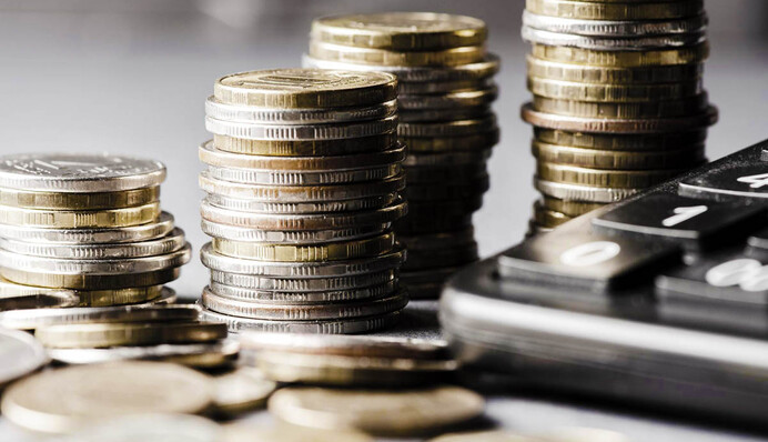 Пенсионеры смогут получать почти тысячу гривен доплаты: кто имеет право и что нужно для этого