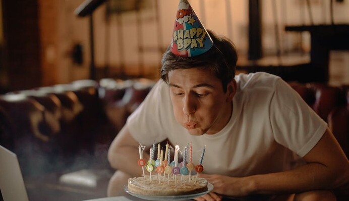 Три знака Зодиака не любят дни рождения: считают пустой тратой времени