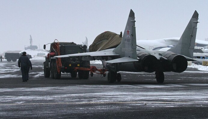 У Росії дрони атакували військові аеродроми у Морозовську та Єйську