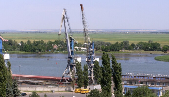 У Росії підірвали нафтопровід, який йде до Азовського порту: відео вибуху