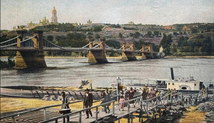 Ланцюговий міст і пароплав на Дніпрі: в мережі показали фото Києва 1901 року