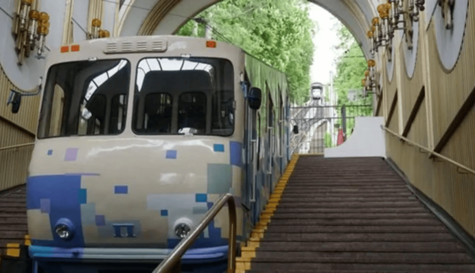 Нападающий работал в правоохранительных органах: появились новые подробности убийства подростка в фуникулере