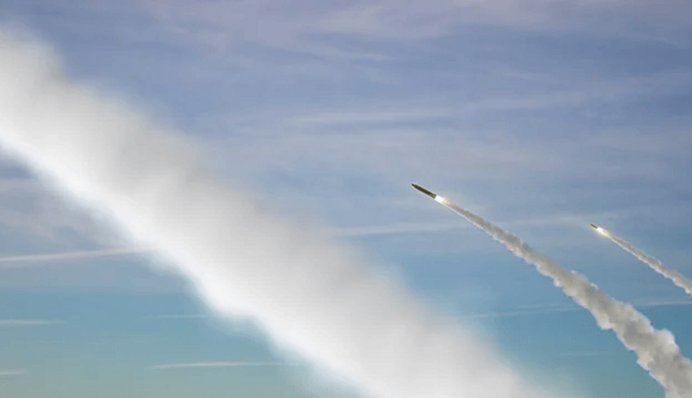 Россия ударила по Одессе ракетами, на месте прилета поднялся столб дыма