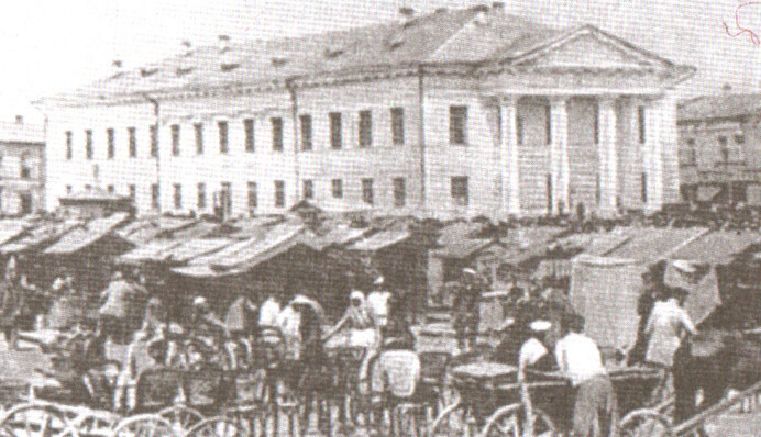 Ассортимент и наряды впечатляют: в сети показали фото с Контрактовой ярмарки 1910-тых годов