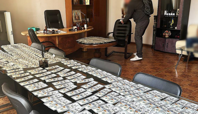 Попався на хабарі у $30 тисяч: на Дніпропетровщині затримали мера міста