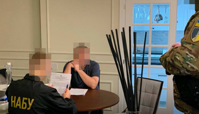 Украли почти ₴160 млн на восстановление: в Харькове задержали группу преступников