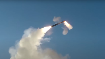 Чоловіка врятувати не вдалося: жахливі наслідки балістичного удару РФ по Миколаєву