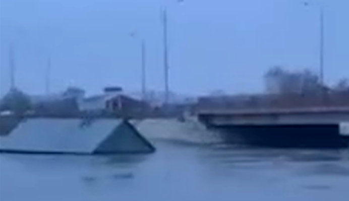 Карма за Каховскую ГЭС: в Орске вода снесла дома, видео