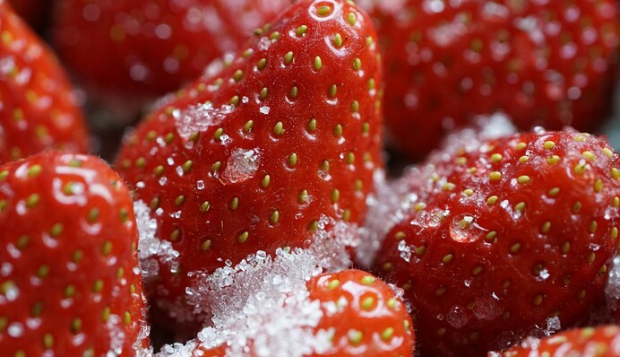 Це не просто маленька невдача на кухні: прикмети про розсипаний цукор