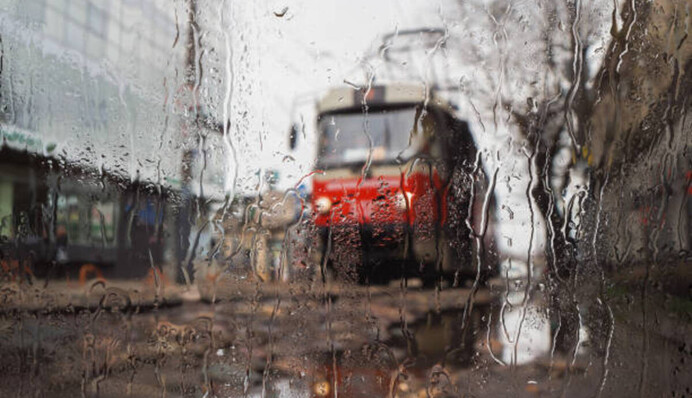 В Україні різко похолодає, пів країни заллє дощами