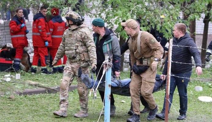 "Невістка після вибуху схопила дитину і побігла за другою": розповідь очевидців про удар по Чернігову