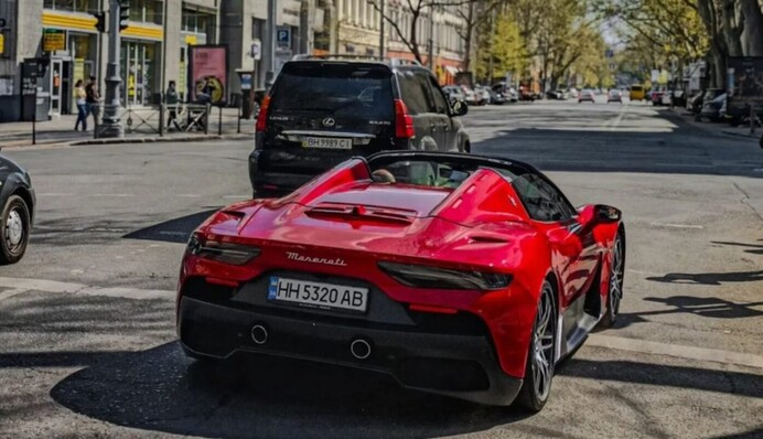 В Украине впервые засветился экстремальный спорткар Maserati. Фото
