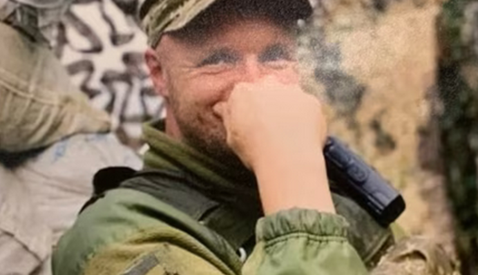 Його історія вразила весь світ: важкопоранений воїн, якого понад 1,5 року доглядає батько, заговорив. Фото