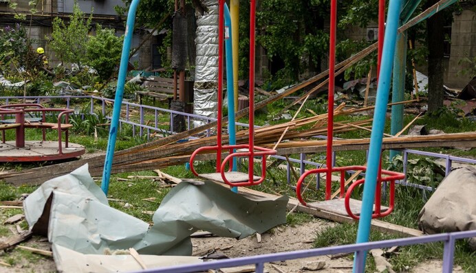 Погибшие дети и изувеченные садики, вокзалы и депо: последние данные об ударе по Днепру в области