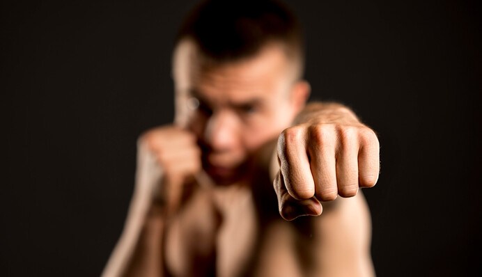 У Києві скандал через побиття дитини у школі: хлопцю довелось робити операцію