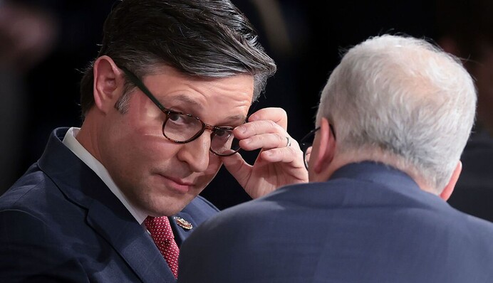 Повлияло мнение двух людей: что стало причиной метаморфозы в позиции спикера Джонсона