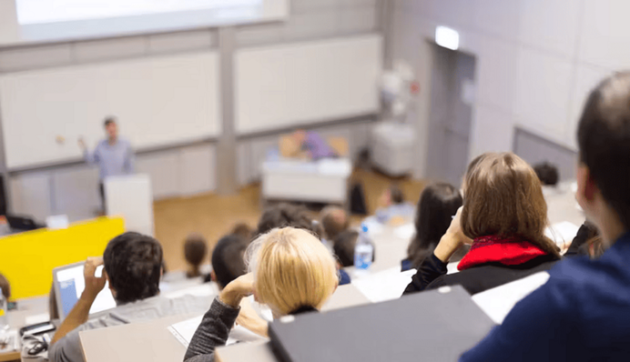 Разом з дипломом повістка? Деяких студентів влітку можуть чекати 