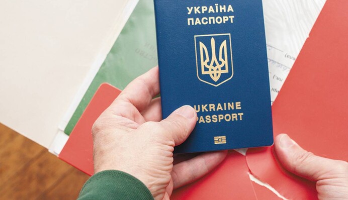 За кордоном тепер не сховатися: в МЗС пояснили резонансне рішення для чоловіків-біженців