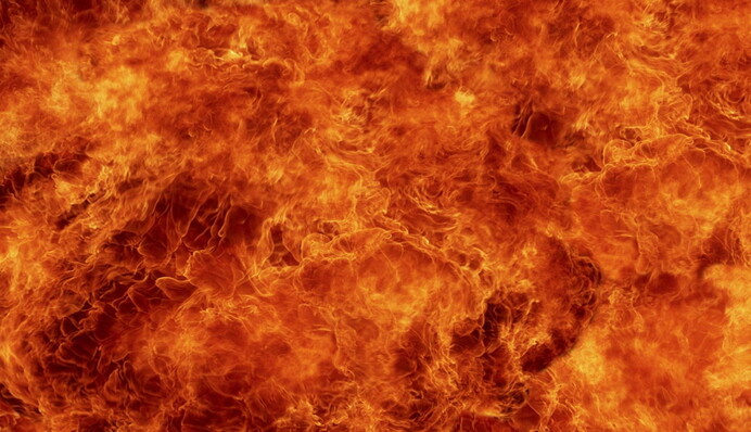 Дрони атакували черговий російський НПЗ в Смоленській області. Відео