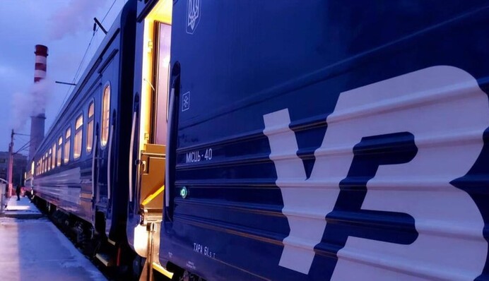 В Одесі затримано низку потягів через ракетний удар ворога: перелік