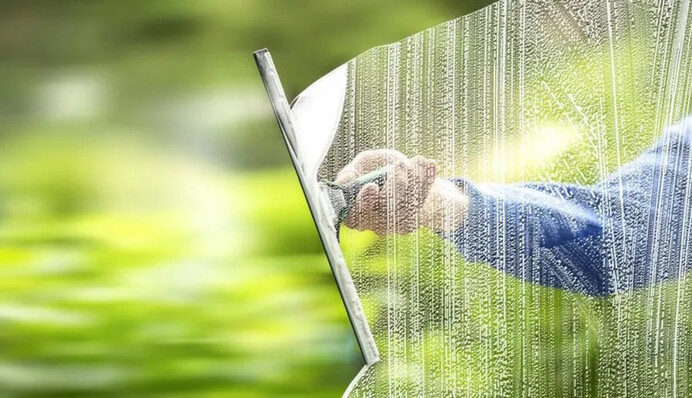 Зачем мыть окна перед Пасхой: объясняем приметы