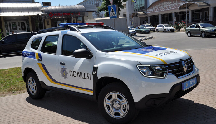 На Хмельниччині п'яний чоловік відкрив вогонь по поліцейських : фото