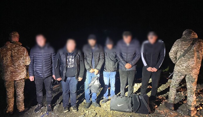 Заплыв не удался: на Закарпатье задержали очередную группу 