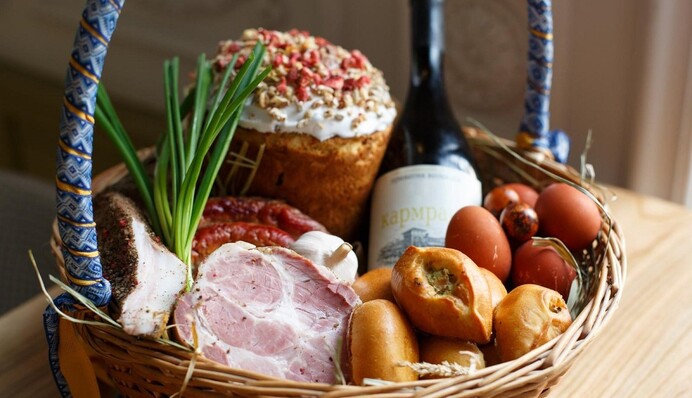 Повний великодній кошик 2024: у яку ціну українцям обійдуться продукти