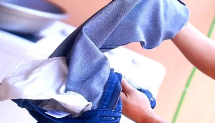 Практически все ошибаются: приметы с выворачиванием вещей перед стиркой