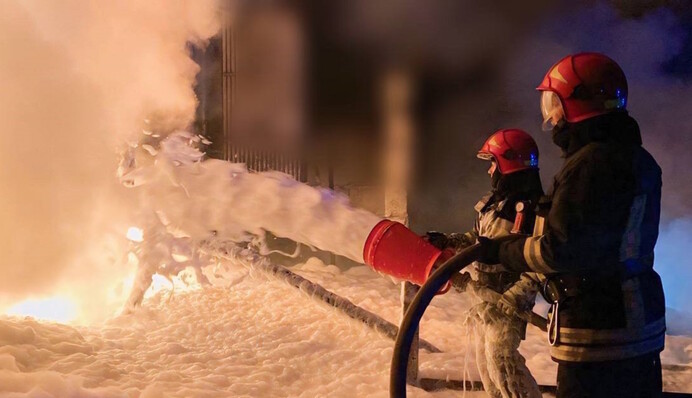 Пожежу досі гасять: моторошні фото зруйнованих Росією електростанцій ДТЕК