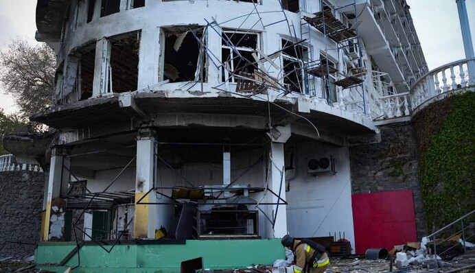 Россияне ударили по Николаеву "шахедами", вспыхнул пожар