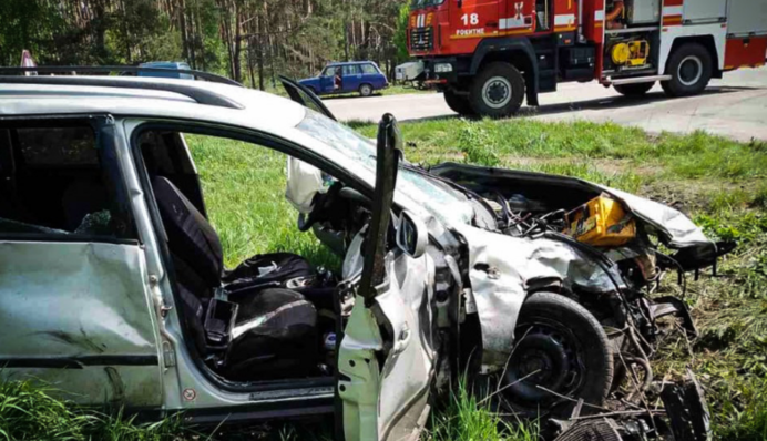 Один з водіїв загинув на місці: на Київщині зіткнулися дві автівки. Фото