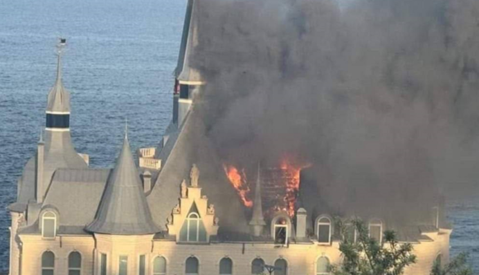 Воєнний злочин в чистому вигляді: момент удару касетними боєприпасами по Одесі показали на відео