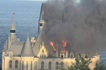 Воєнний злочин в чистому вигляді: момент удару касетними боєприпасами по Одесі показали на відео