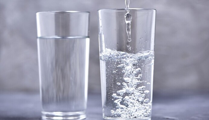 У вас 7 секунд: коварная головоломка с двумя стаканами