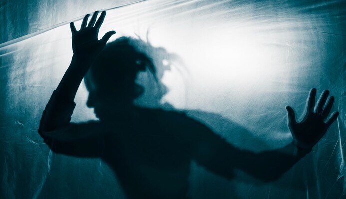 Суїцид молодої дівчини на Троєщині у Києві: з'явились жахливі подробиці