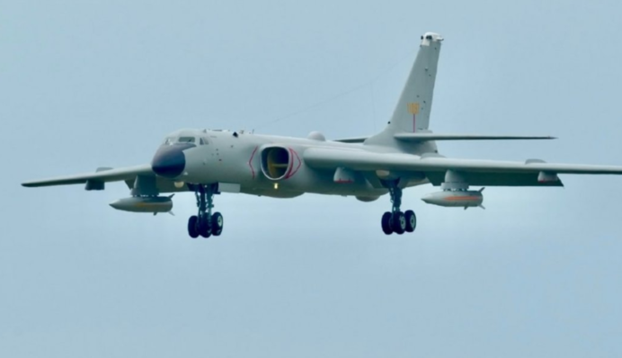 Китай показав скидання секретного аналога ракети 