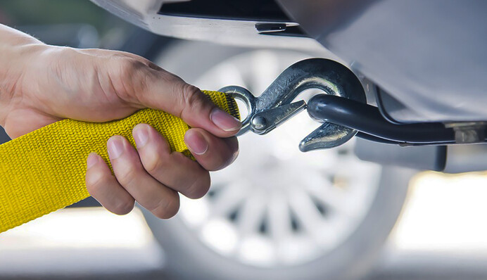 Є певні нюанси: як правильно вибрати буксирувальний трос для авто