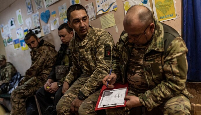 Оновлення даних у ТЦК: чому зараз великі черги, якщо у чоловіків є ще багато часу