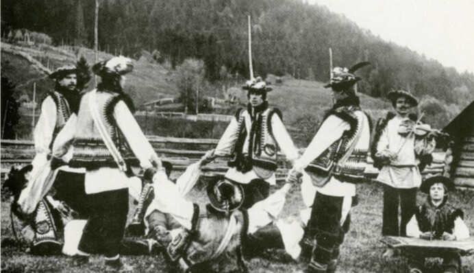 У вогонь заборонялося плювати: пояснюємо прикмети і забобони гуцулів