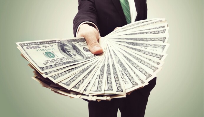 Зеркальная дата на Пасху: значение и два ритуала для привлечения денег