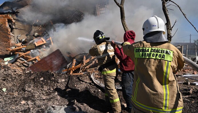 Бомбят сами себя? Жители Белгорода жалуются на мощный 