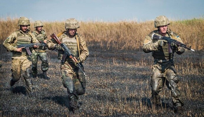 Свято справжніх захисників: привітання з Днем піхоти у картинках і прозі