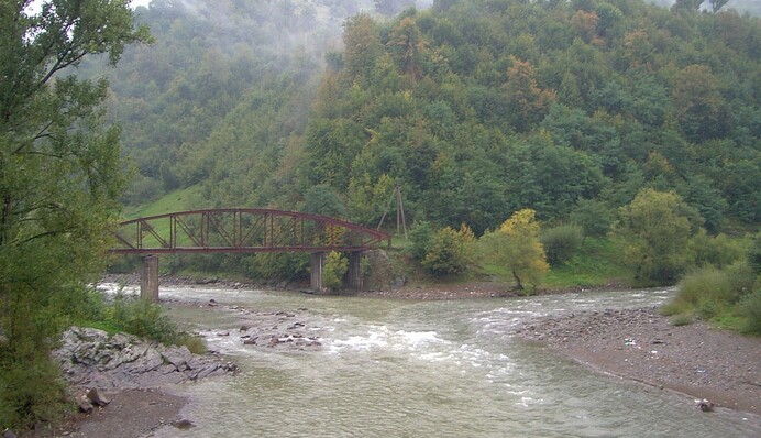 Хотел незаконно пересечь границу: на берегу Тисы нашли тело уклониста. Фото