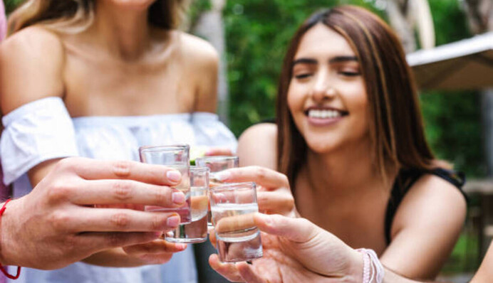 Хоч із сіллю, а хоч із цукром: 6 популярних способів як пити текілу