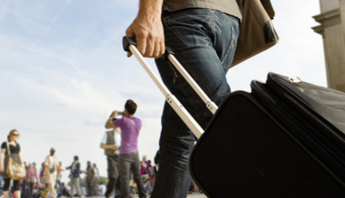 Можуть виїхати не тільки дівчата: для студентів оновили правила перетину кордону