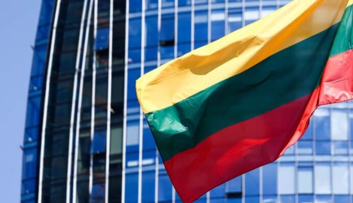 Чи будуть висилати військовозобов'язаних українців з Литви: влада зробила заяву