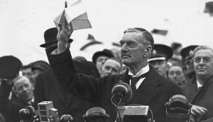 10 травня в історії: відкриття Кайманових островів і відставка Чемберлена