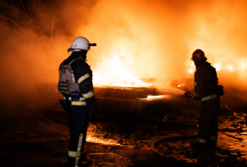 Потужні вибухи і пожежі: які наслідки нічної атаки Росії